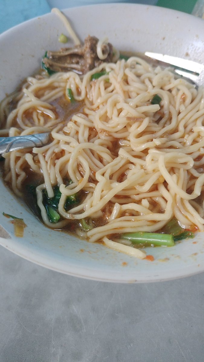 NadasyaE's tweet photo. @poconxg Mie ayam https://t.co/6NidWCo2b0