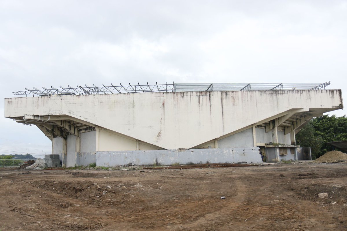 Hoy realizamos, junto a la <a href="/ContraloriaPma/">Contraloría General de la República de Panamá</a> , una inspección al proyecto de rehabilitación del gimnasio Orlando Winter en San Miguelito🏟️
Cuando asumimos la administración, la obra tenía un 18% de avance; hoy alcanza el 42% 📊, asegurando una ejecución responsable.
<a href="/conadespanama/">Conades Panamá</a>