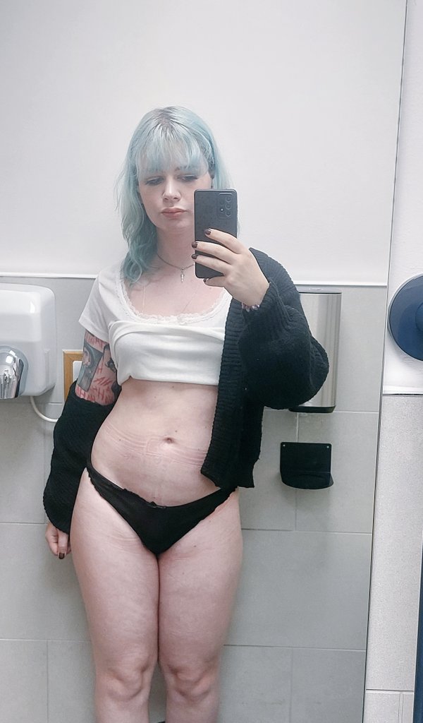 Fia_dbc's tweet image. kinda crazy I just decided one day I wanted to look like this, and now I do :)