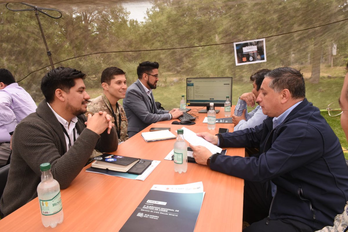 Ejercito_Chile's tweet image. En la @AcademiaGuerra se está realizando el segundo Ejercicio Nacional Estratégico y Táctico de Infraestructura Crítica “Escudo Minerva” organizado por #CiberLab, laboratorio de ciberdefensa y ciberseguridad, creado por el #EjércitoDeChile y la @ucatolica para fortalecer la…