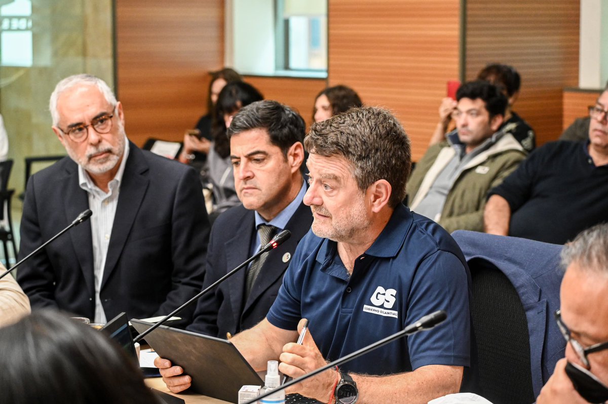 Orrego's tweet image. Santiago merece una fiesta que sea de todos para conmemorar sus 485 años de historia. Aprobamos la fiesta #SantiagoTeAmo, un evento que reúne a las 52 comunas y que busca convertirse en una tradición que celebre a nuestra ciudad. En febrero, cuando muchos no salen de vacaciones,…