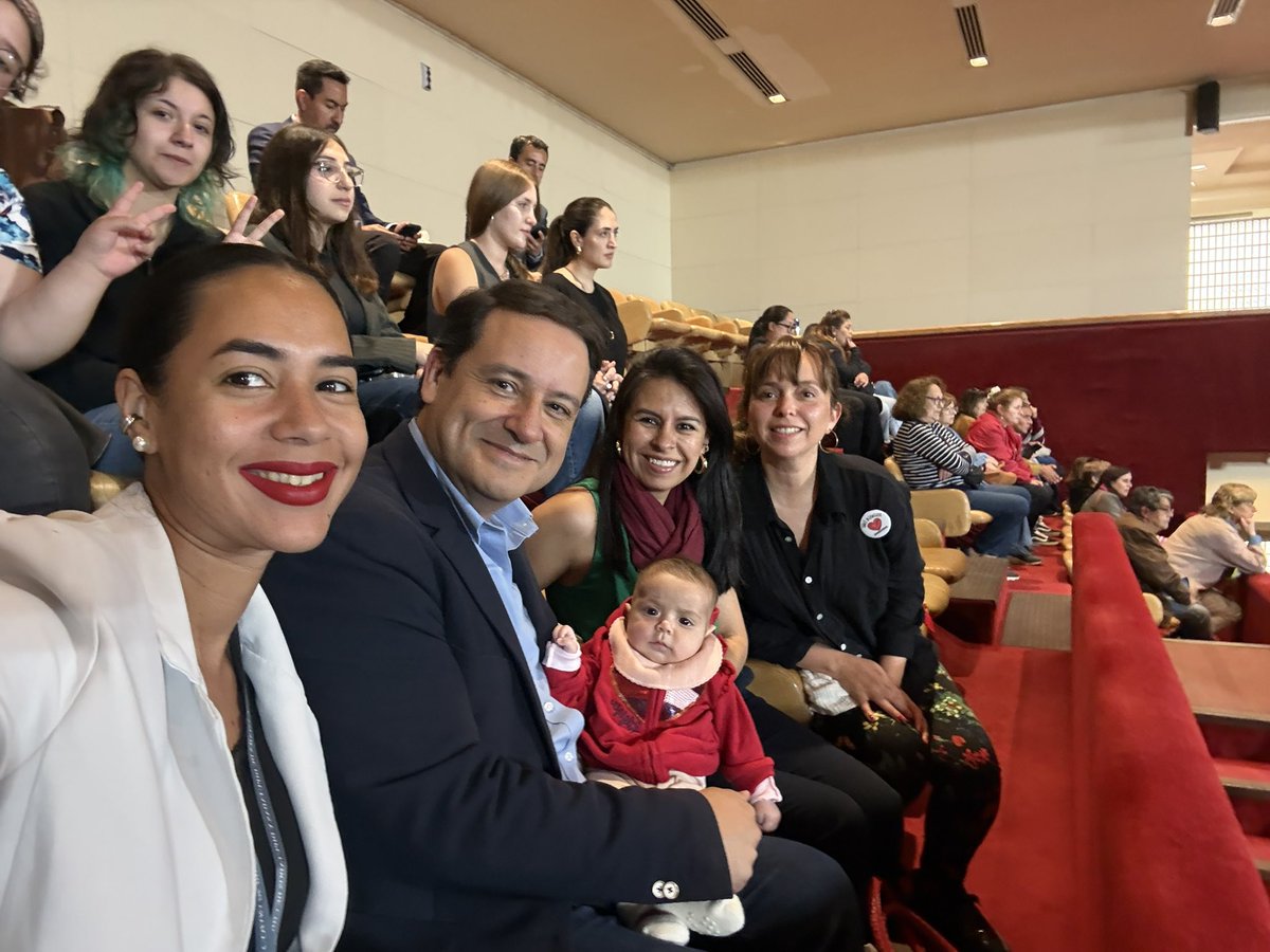 En 2024 ingrese junto a miles de madres y padres el proyecto de ley de postnatal 1 año. Creo firmemente en que el Estado de Chile debe avanzar en la extensión para madres y padres. Cuando decimos los niños y niñas primero, debemos demostrarlo con políticas públicas que los cuiden