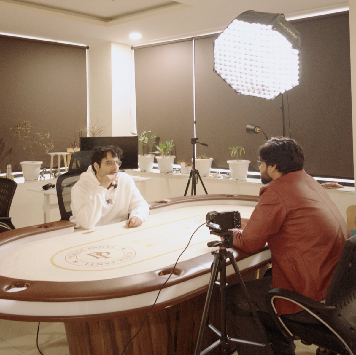 ManWithCodes's tweet image. Crazy podcast coming soon 🔥🔥
Lots of insights for all the developers as well as startup founders! 
@kirat_tw