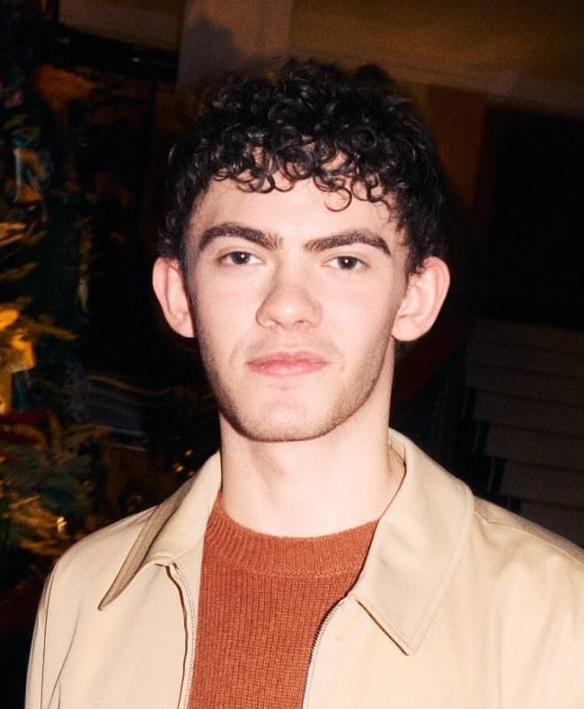 reiislocked's tweet image. he&apos;s so damn fine