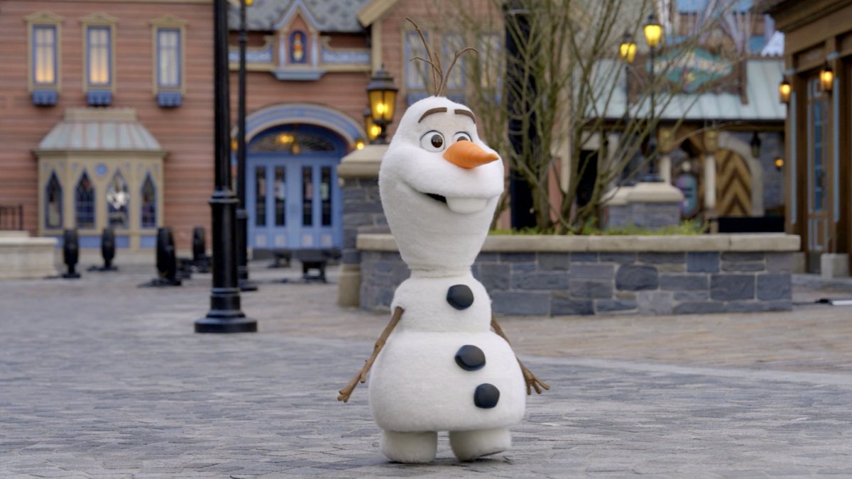 tech_tart's tweet image. Disney is debuting a self-walking, lifelike Olaf robot at Hong Kong Disneyland and Disneyland Paris in 2026! Get ready for magical, interactive Frozen experiences.  techradar.com/streaming/ente…