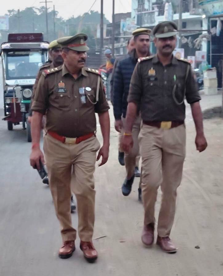 moradabadpolice's tweet image. #SSP @moradabadpolice के निर्देशन में #जनपदीय पुलिस द्वारा अपराध नियंत्रण, कानून एवं शान्ति व्यवस्था तथा जनमानस में सुरक्षा की भावना जागृत करने के दृष्टिगत गली, मोहल्ला, बाजार व अन्य महत्वपूर्ण स्थानों पर पैदल गश्त की गई।