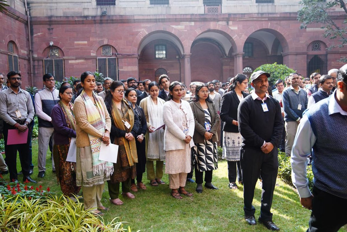PMOIndia's tweet image. Earlier today, on Constitution Day, the Preamble was read out in the Prime Minister&apos;s Office. Principal Secretary to the Prime Minister, Dr. PK Mishra, Principal Secretary-2 to PM, Shri  Shaktikanta Das, Advisor to PM, Shri Tarun Kapoor, Special Secretary to PM, Shri  Atish…