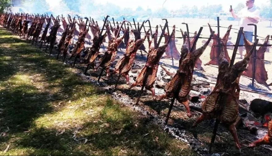 Daireaux se prepara para un fin de semana con la Fiesta del Cordero y actividades por la Tradición
infobonaerenses.com.ar/nota/41940/dai…