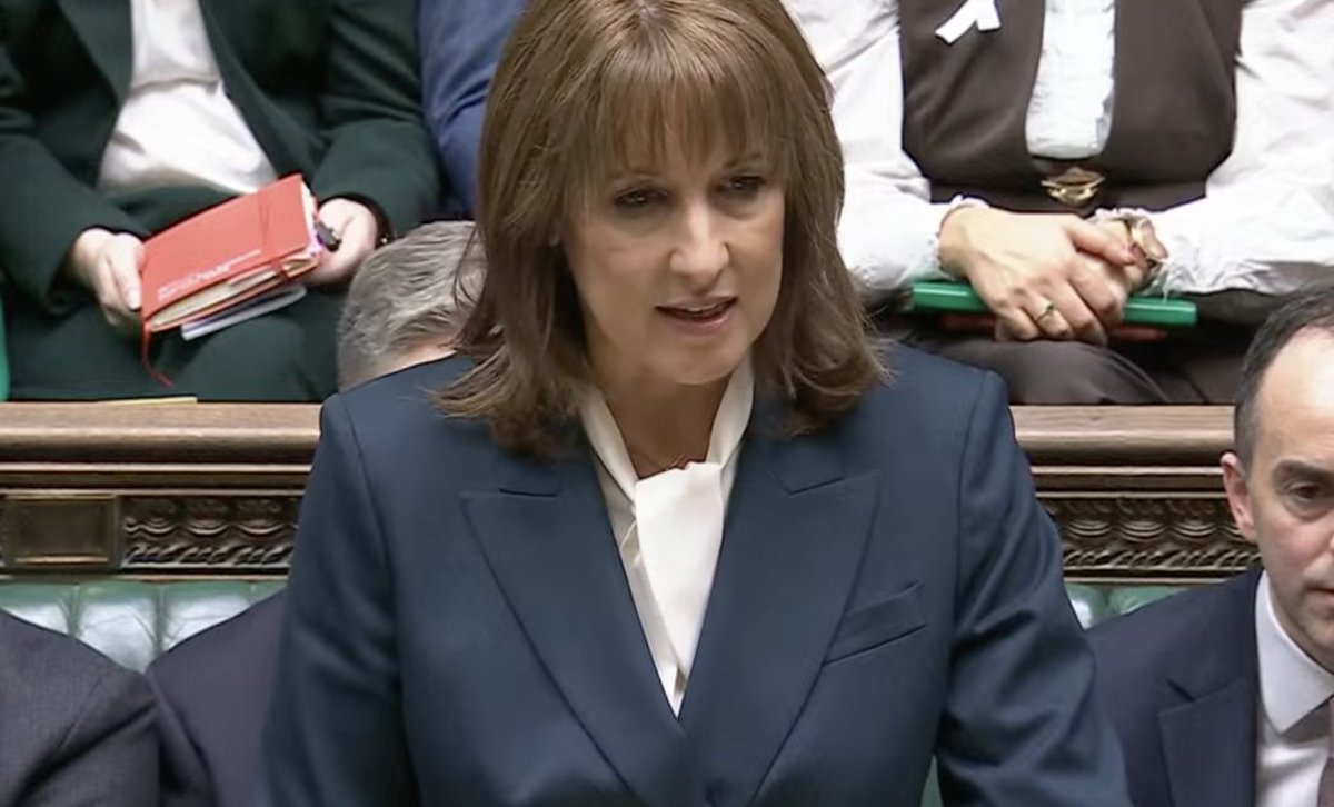 SchoolCuts's tweet image. Education is running on empty.

Today's #AutumnBudget has done nothing to improve this.

With no plans to stop school cuts, roofs will continue to leak, teachers will keep paying for their own  supplies, and heads will keep having to make impossible decisions in their budgets.