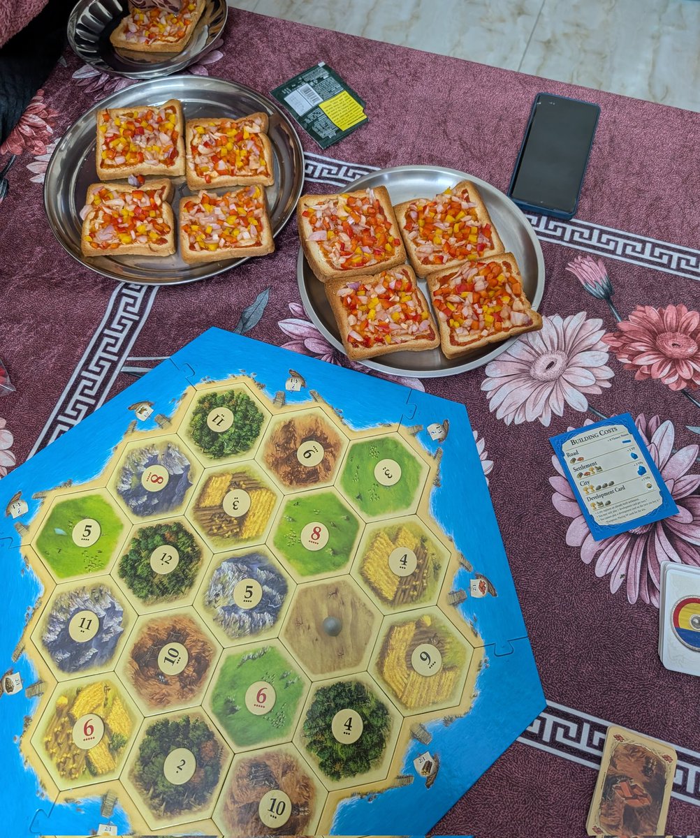 rarest_handle's tweet image. Wednesday Eve setup 🥪🧩