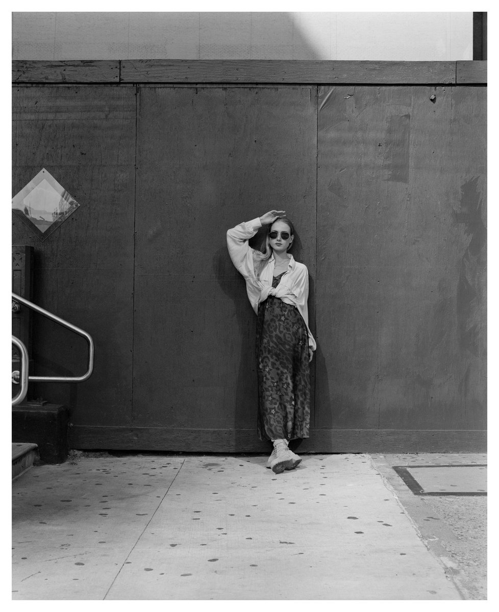 👩🏻 Veronica T.
📍 Hudson Yards, New York
📷 Mamiya rz67 Pro II
🎞 Ilford xp2 400
🧪 CineStill CS41

 instagram.com/p/DRhk3NVEbu9/…