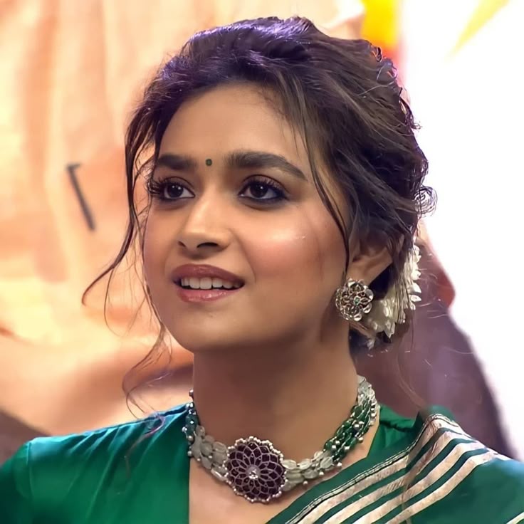 Mohit_RC_91's tweet image. Star actress denies being part of #DilRaju ’s #Yellamma -

During the promotions of her new film #RevolverRita, #KeerthySuresh denied being part of the rural entertainer set against the Telangana backdrop.