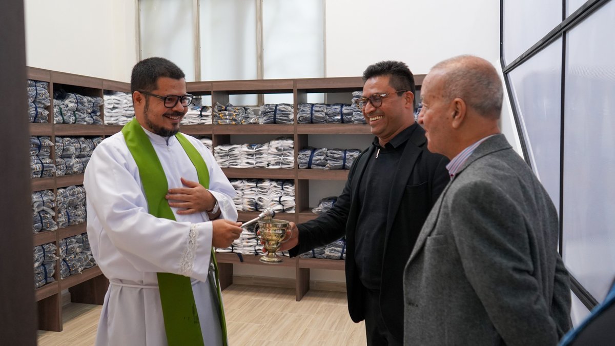 lasalledln_co's tweet photo. Celebramos la inauguración de la oficina de la Fundación de Extensión La Salle (FEXLA) ubicada en el Instituto San Carlos en Medellín: un nuevo espacio para seguir extendiendo la misión y el servicio Lasallista. 💛🌟 https://t.co/AaJCvuqLva