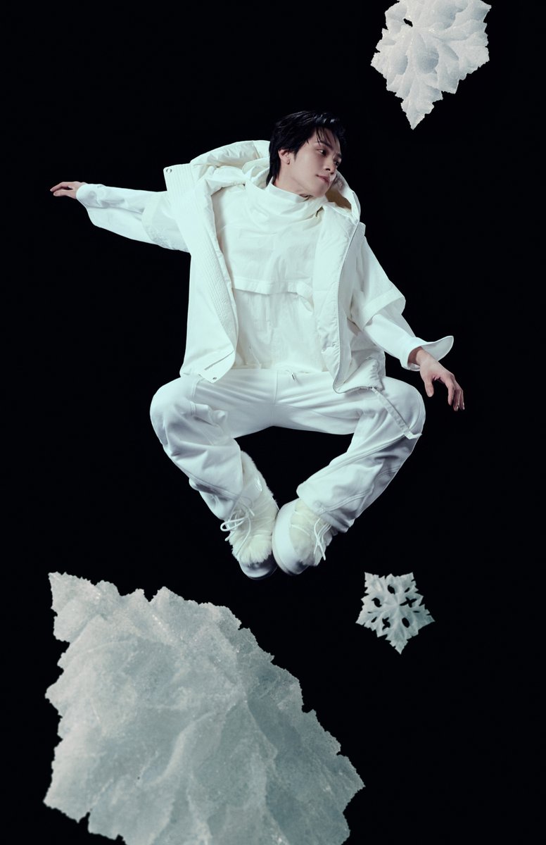 WayV_official's tweet photo. Snow-still #HENDERY

WayV Winter Special Album 【白色定格 (Eternal White)】
➫ 2025.12.08 (CST/KST)

💿Pre-order
https://t.co/U94UVfHcIH

#WayV #威神V #白色定格
#WayV_EternalWhite https://t.co/YYqyxkh32q