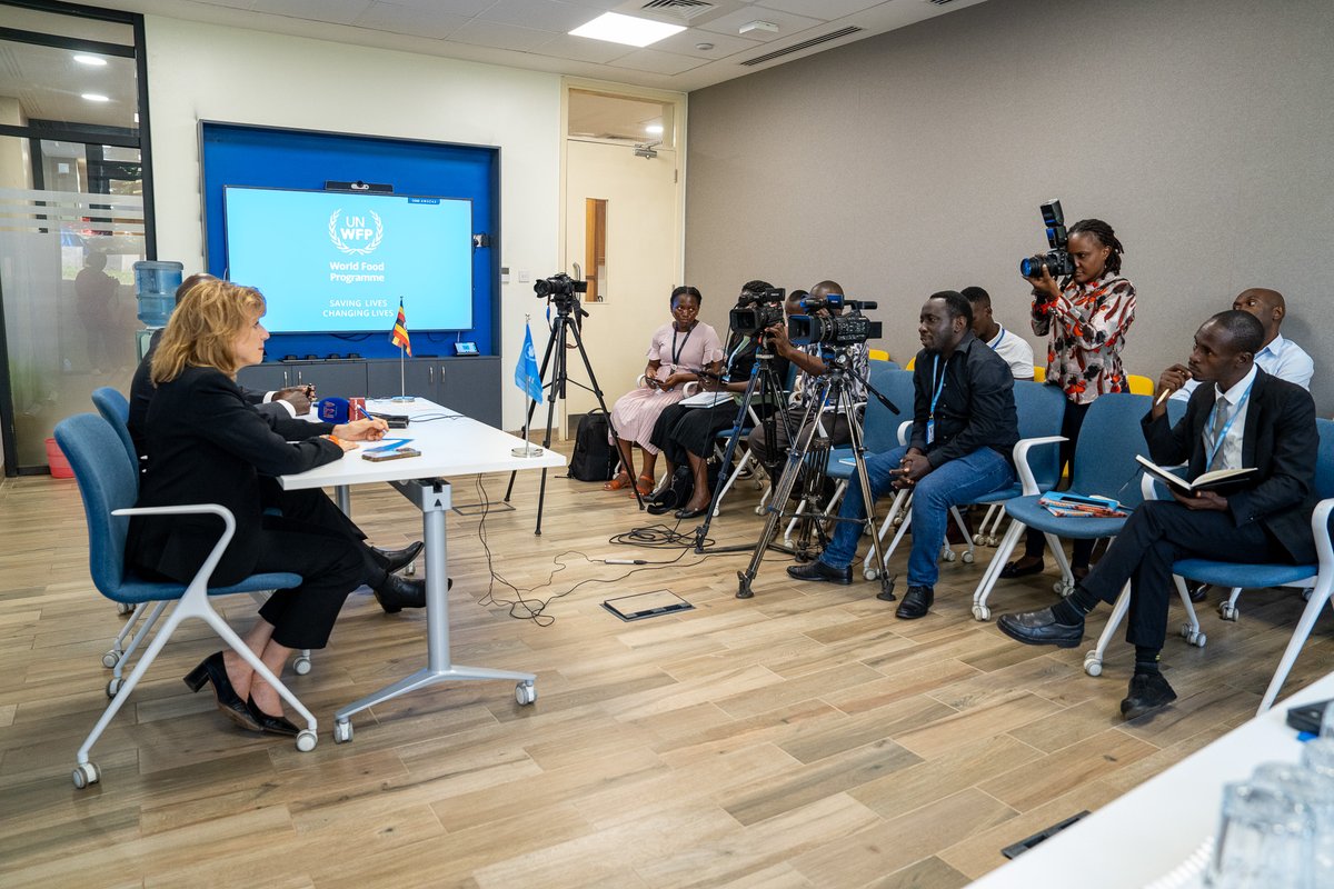 WFP_Uganda's tweet image. WFP&apos;s approved Country Strategic Plan 2026-2030 for #Uganda was presented at a media briefing today.
This transformative 5-year partnership will support 2.6 million people, shifting from emergency aid to sustainable solutions.

Three transformative pathways:
🔹 Life-saving…