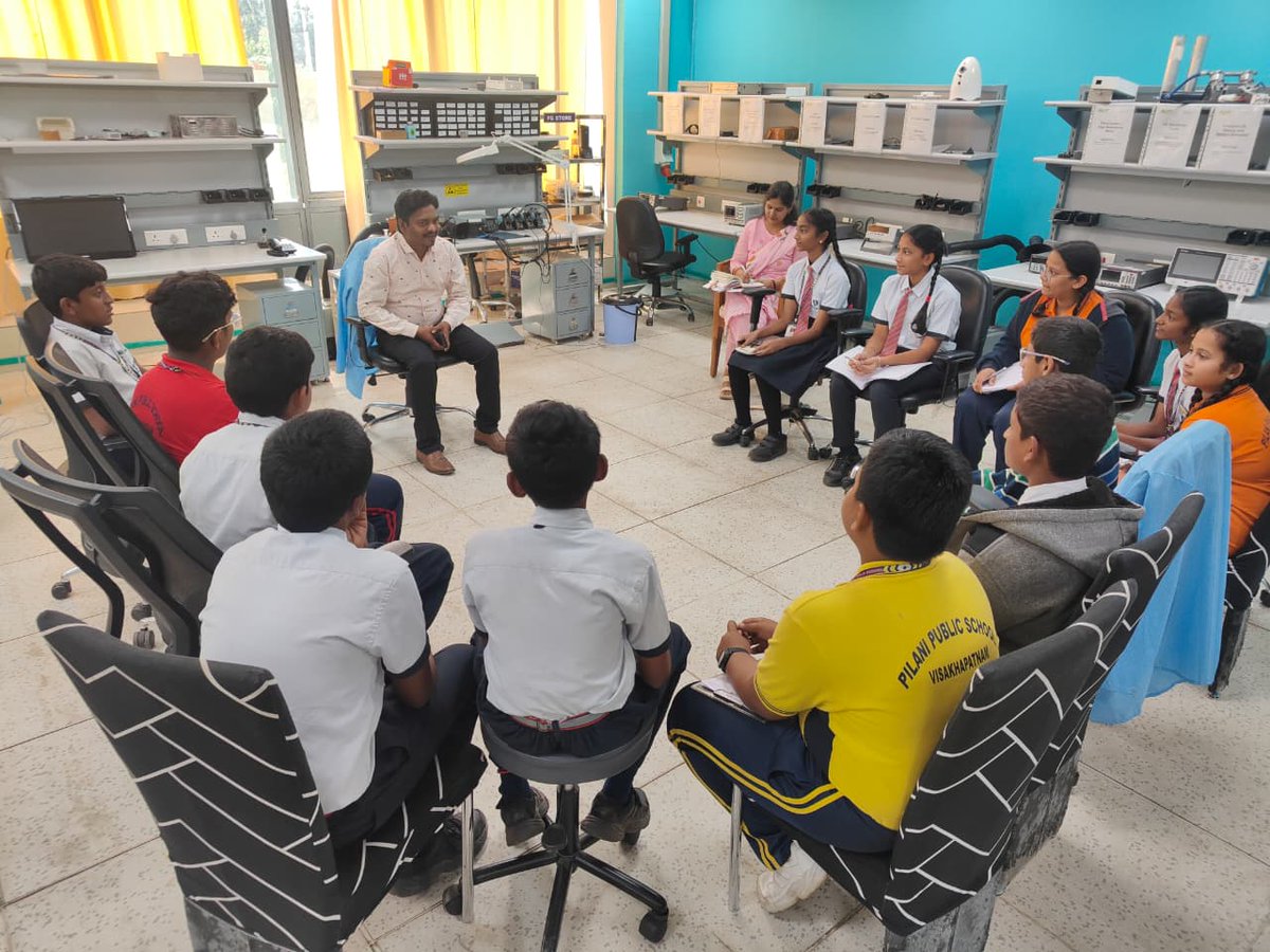 MediValleyAMTZ's tweet image. Students of Pilani Public School experienced hands-on #innovation as @MediValleyAMTZ led an engaging #training session, giving them a deep dive into #electronic components &amp;amp; helping them understand how these parts come together to real-world applications. #FutureInnovators
