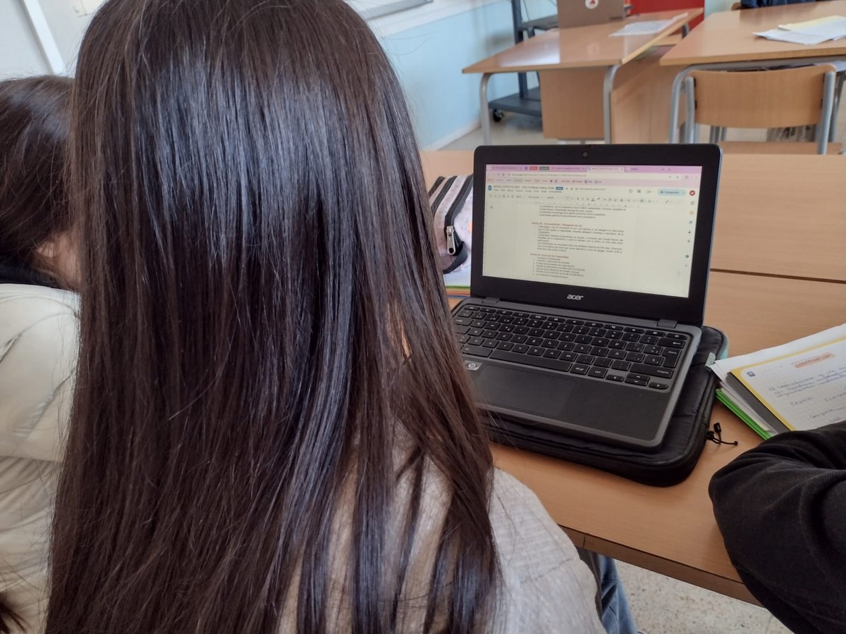 A l’#ESSpurna hem tornat a agafar ritme! 🔥
Aquesta setmana hem treballat amb l’alumnat de 4t d’ESO de l’INS Ca N’Oriac sobre estatuts socials: pautes, exemples i dubtes. Un grup súper participatiu! 🙌✨També hem estat a:
📍 INS Cardener
📍 INS Ca N’Oriac
📍 INS Pius Font Quer