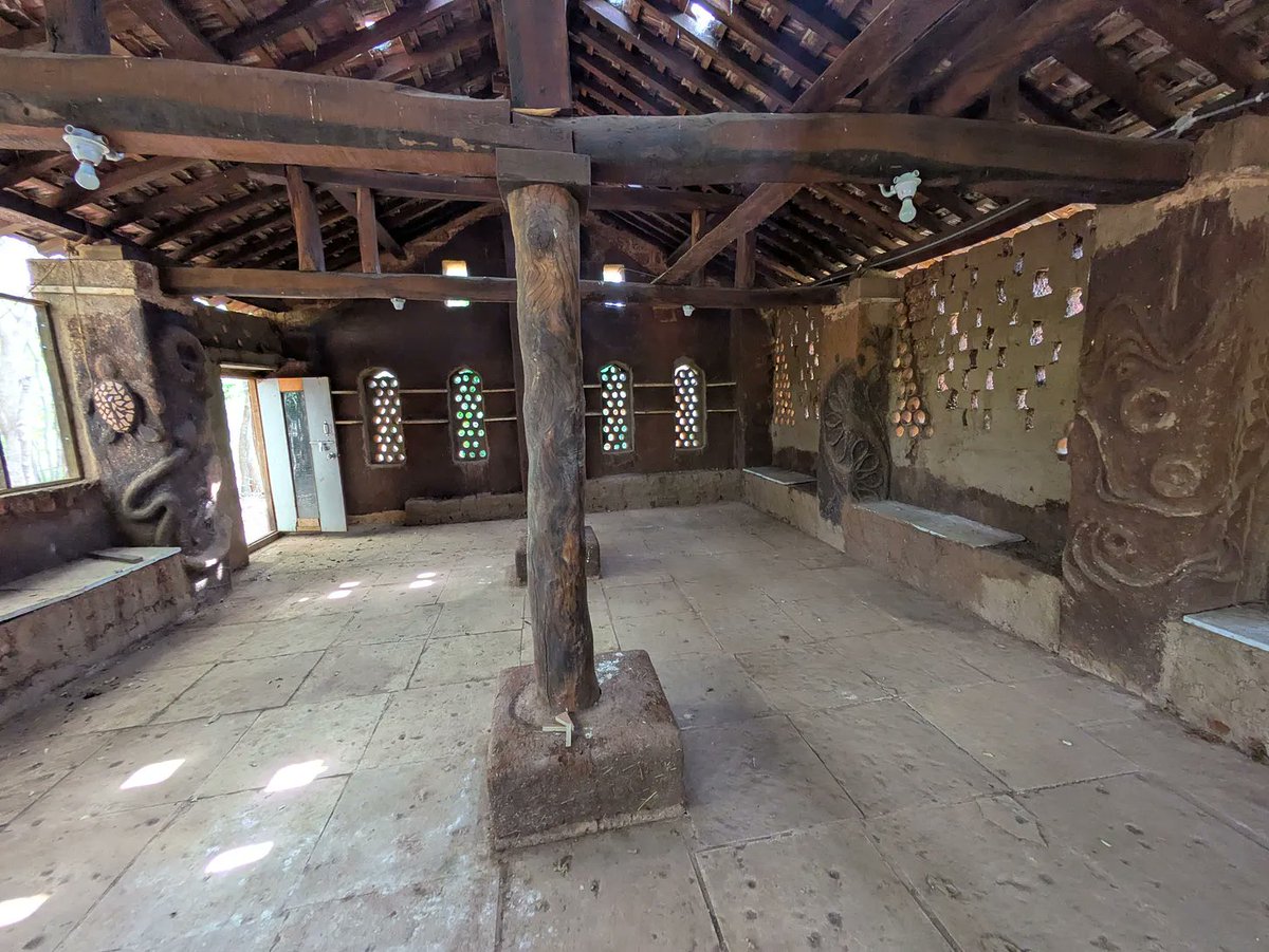 LIVING WITHOUT STORIES

In today’s post, forager and anthropologist Yash Lad travels to his native India to discover how radical restorative relationships can be forged with the land, people and plants to help all beings thrive.

darkmountainproject.substack.com/p/living-witho…