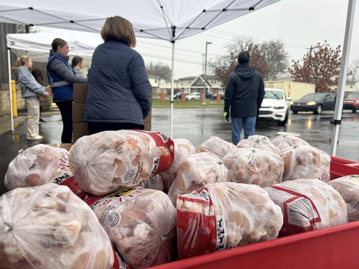 The Thanksgiving festivities have begun! Across the division, our locations are celebrating with their communities with a meal or giving all the ingredients so individuals can celebrate at home! We are honored to provide our neighbors with an extra reason to be thankful this year