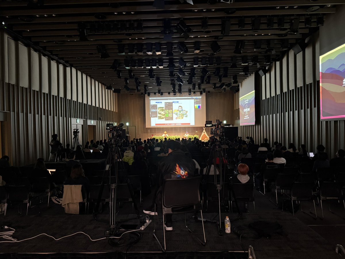 naoki_kitazawa's tweet image. Firefly Camp Specialありがとうございました！✨
Illustratorの生成AIと今日のキーワード「fireflyボード」をたのしんで頂けましたか？🤔ぜひみなさんも使ってみてね〜☺️🙌🙌🙌

#FireflyCamp #AdobeFirefly