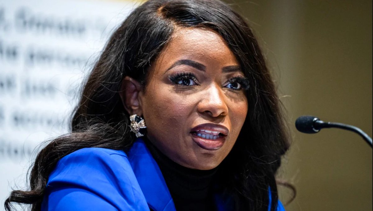 shinemycrown's tweet image. Jasmine Crockett Says Trans Migrants Are Being ‘Disappeared’ Under New Policies In Fiery Trump Take Down shinemycrown.com/jasmine-crocke… #TransRights #ImmigrationReform #JasmineCrockett #LGBTQ #HumanRights