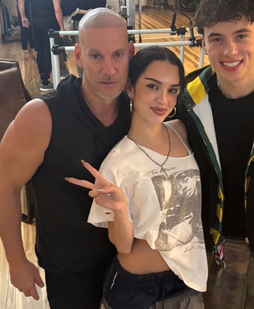 lizzieysng's tweet image. #esquece aceitem essa familia unida