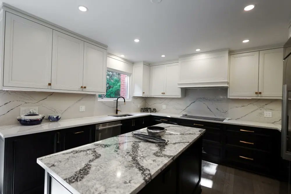 JosephKitchenON's tweet image. #Transform your #home with this stunning #customtwotonekitchen! #Solidwoodcabinetspainted in #elegant #offwhite and #stained in #richcharcoal bring the #perfectbalance of #modernstyle and #timelesscraftsmanship. josephkitchens.com
#KitchenRemodeling #GTARenovation #NorthYork