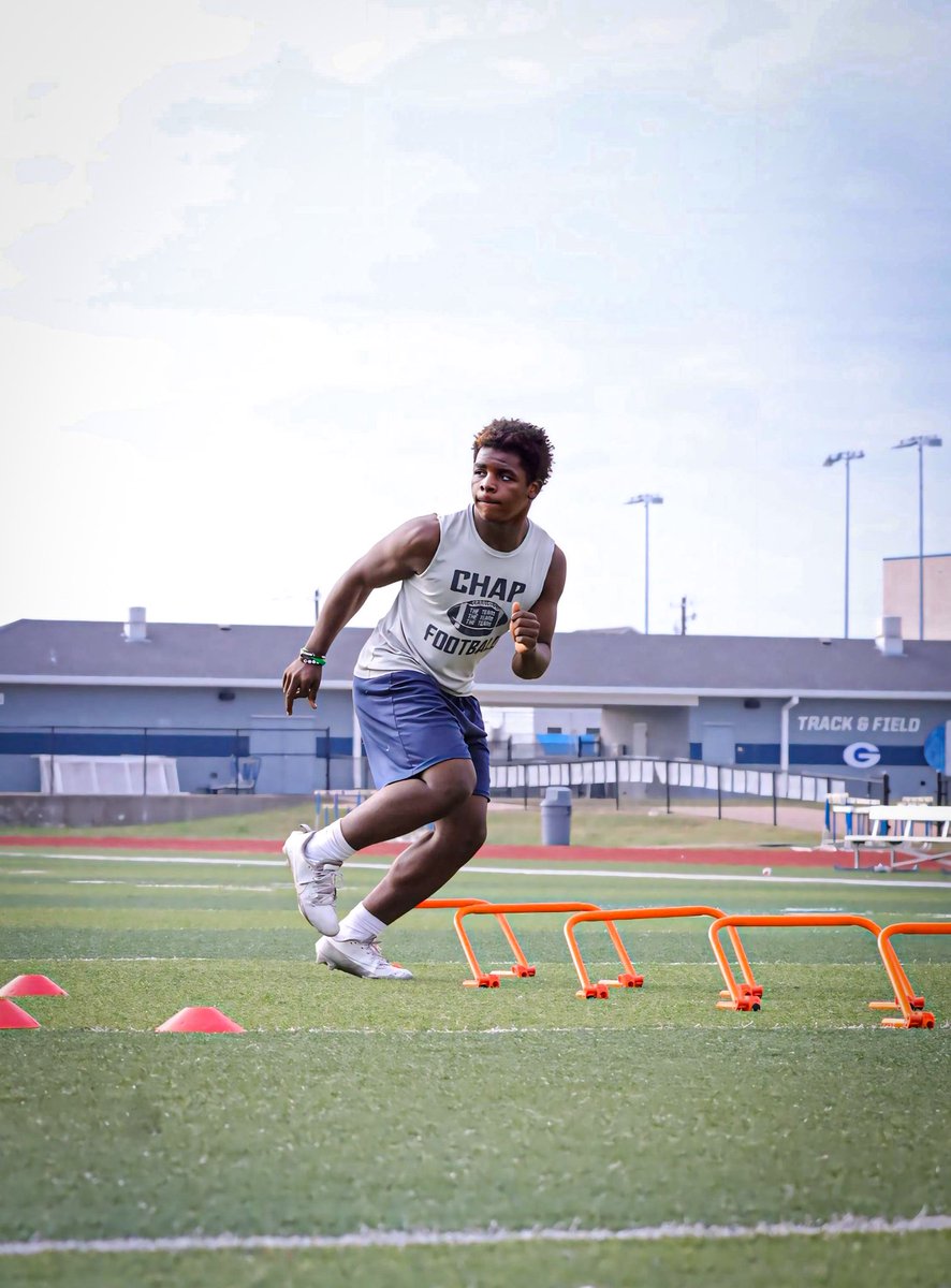 KPThaGr8's tweet image. MEASURABLES UPDATE
5’9 — 185 lbs
Explosive, physical, growing every week.
Developing as a dynamic OLB/ROVER/EDGE — stronger, faster, more locked in each session.
#RecruitReady #Linebacker #StudentAthlete
@Coachwoods5073 @JButler_210 @PrepRedzoneTX @RivalsHS @youareathlete