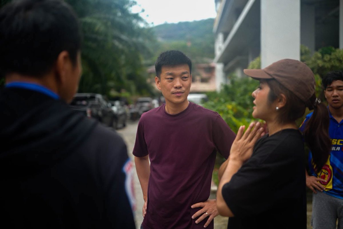 lo6dfu8jt's tweet image. โคตรเท่ห์หัวหน้าผม
ไปหาดใหญ่ไม่ต้องมีคนมารับ หาทางเข้าถึงจนได้
ทำระบบติดตามสถานการณ์โดยใช้ AI
เข้าไปด้านในจนไปช่วยประชาชน
พี่เท้งสุดอ่ะ โคตรใจ