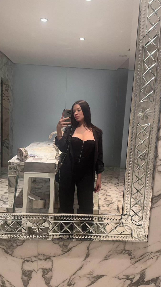 LauraYdBVB's tweet image. Crash out because what if you're their karma