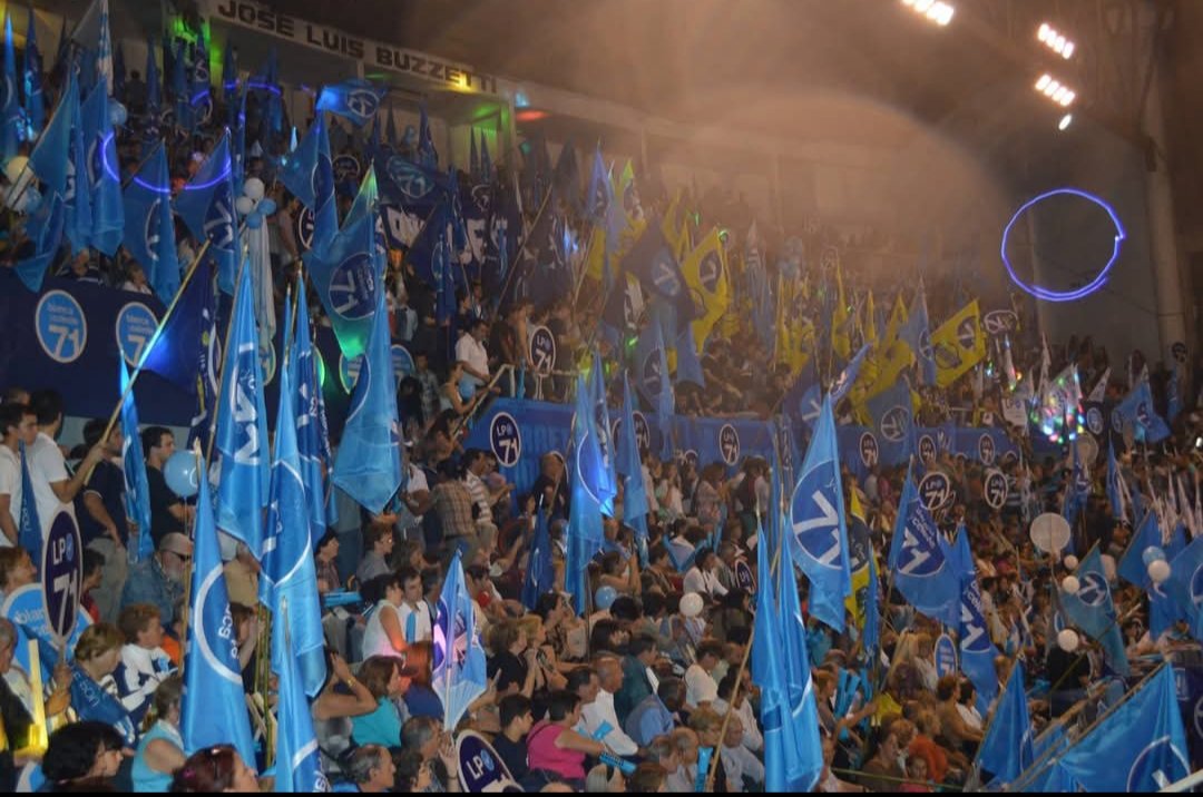 majodevivo's tweet photo. Felices #33 @lista71 x muchos años más de militancia siendo siempre la ESCUELA @PNACIONAL https://t.co/Iu3brGZO3B