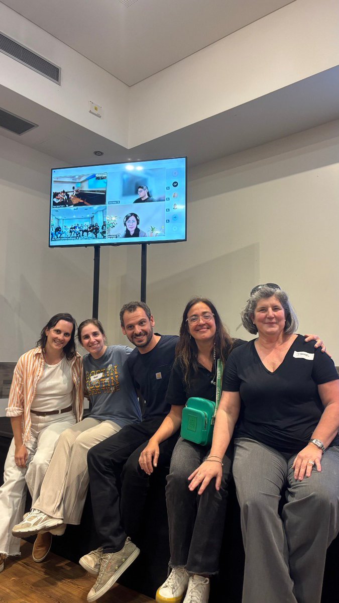 Pyxisportal's tweet image. abrazos y momentos especiales, como los sorteos de fin de año, la bienvenida a los nuevos pyxianos y los reconocimientos a quienes cumplen 5, 10 y 15 años en nuestro equipo 🫂

Es un evento que habla del equipo que construimos cada día.

#openspace #coConstruccion #teambuilding