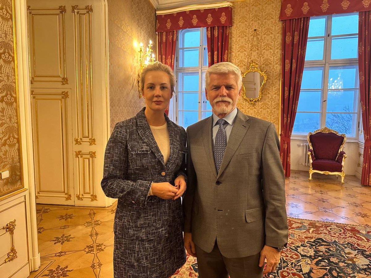 yulia_navalnaya's tweet image. Many thanks to the President of the Czech Republic, Petr Pavel @prezidentpavel, for the warm welcome and the frank, trusting conversation. Stopping Putin is the most important task right now, and European countries are our reliable allies in this.