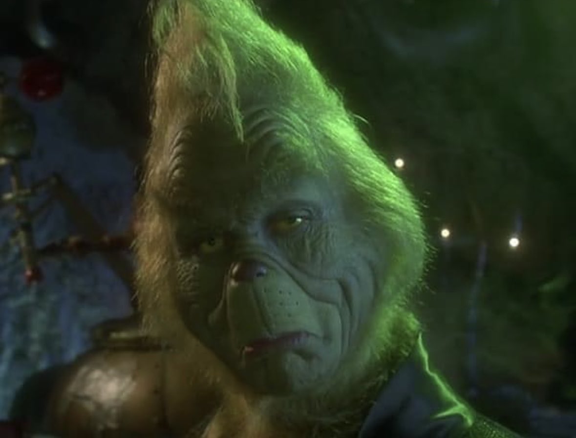 Yo en Navidad viendo como se abrazan todos los que no se llevan bien.