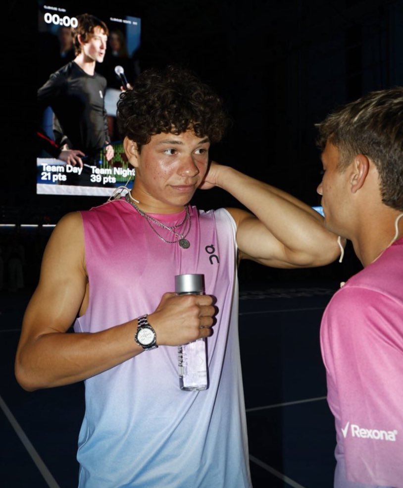 closteball's tweet image. #WhatDatMean