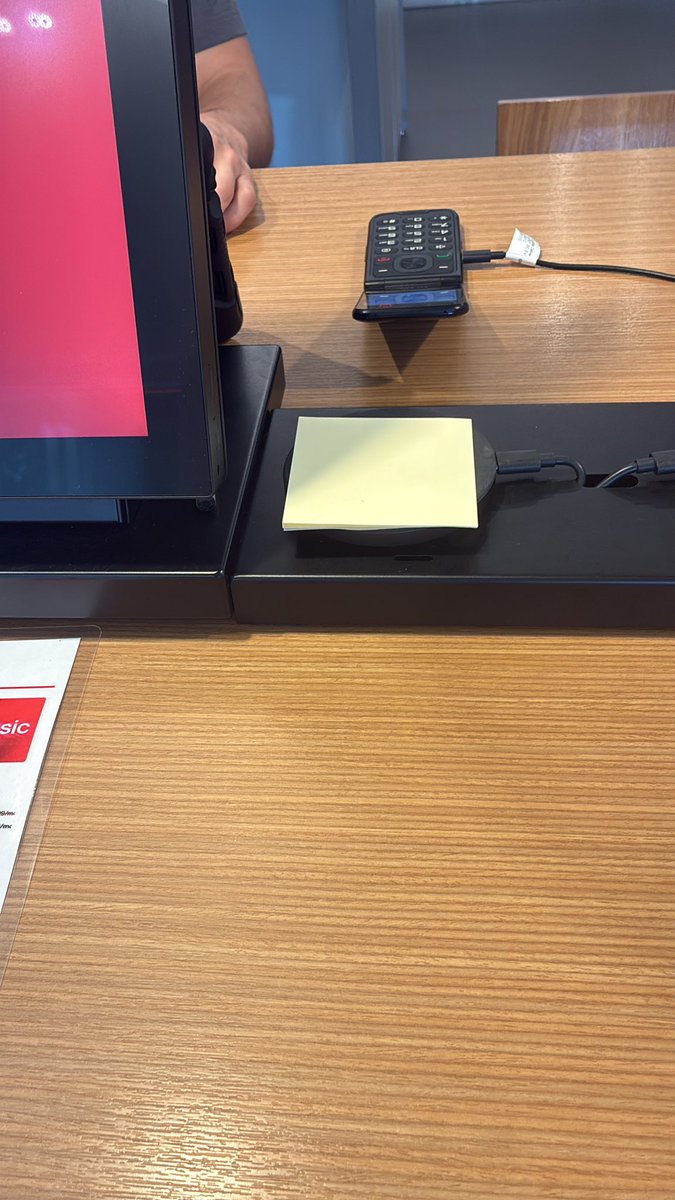 tarheelpete's tweet image. back to the caddie flip phone… i’ll still be sliding in dm’s every night from my 2012 macbook #offgrid #flawida