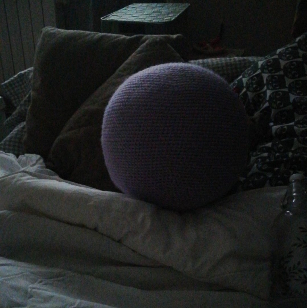 No… did i start the crochet commission over a month ago already?
Dilly dallied for too long. I need to lock tf in!
..at least the main body is done (ignore that it looks like rolling stones)