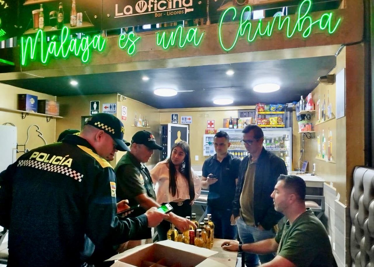 GobdeSantander's tweet image. La jornada se cumplió en el marco de las labores de control que adelanta diariamente nuestro Grupo Operativo Anticontrabando, con el fin de proteger la salud de los consumidores y garantizar la legalidad en el comercio local.

🔎 #TodosContraElContrabando en Santander.