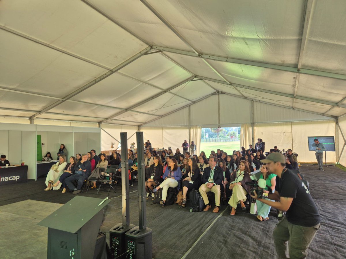 🌱 #MujeresDelAgro | Felices de ser parte del Encuentro de Mujeres Unidas por una Agricultura Sostenible.

Una actividad realizada en Los Ángeles, Región del Biobío, que busca fortalecer el rol de las mujeres como agentes de cambio y promovedoras de la innovación