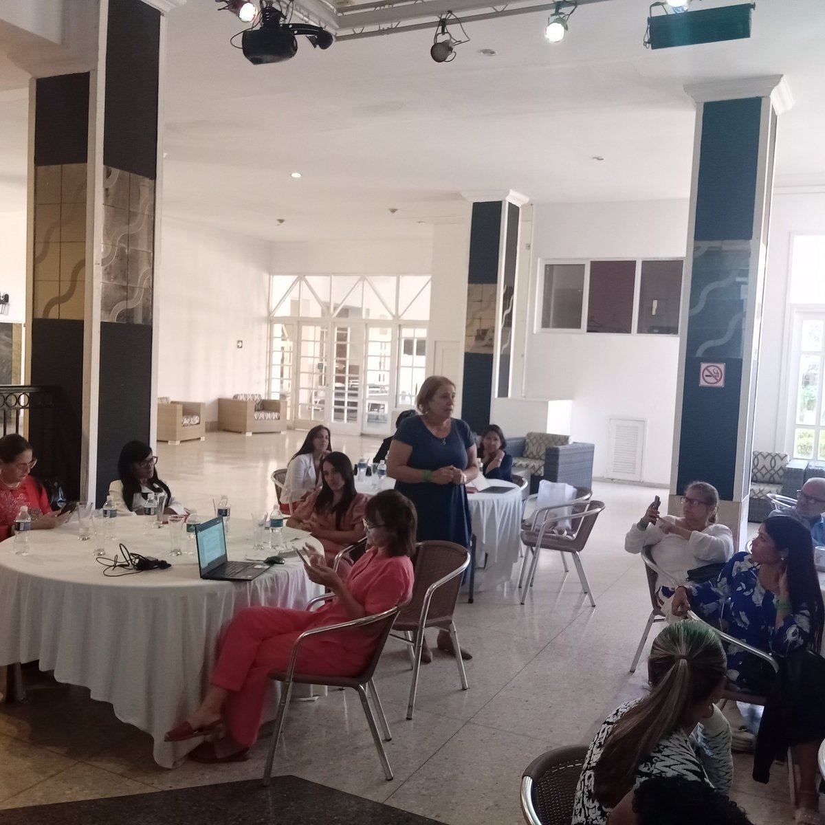 Hoy tenemos que lograr ser oportunos en la comunicación de riesgo para lograr efectividad en la información preventiva a nuestra población enfatizó nuestra jefa del Dpto. de comunicación institucional del MINSAP Dra. Georgina Pérez Álvarez. #CubaPorLaVida #JuntosPorMayabeque