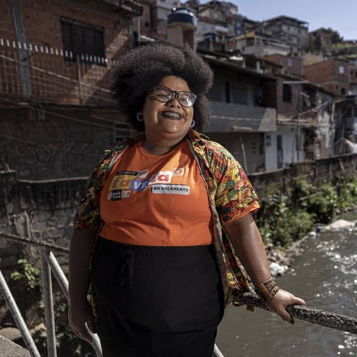 rafacouto1988's tweet image. “A gente comeu osso nas nossas favelas”, diz vereadora do PSOL

A vereadora 👇👇: Algo de errado não está certo...👀