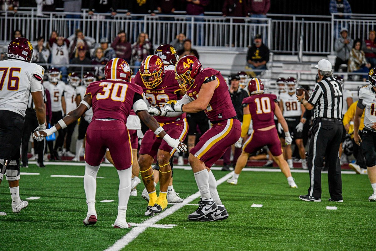 NSUWolves_FB's tweet image. ꜰᴏᴏᴛʙᴀʟʟ ɪꜱ ꜰᴜɴ

#GoWolves #OurWay