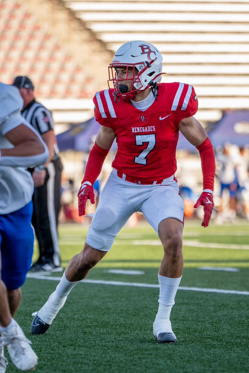 Ayden Moreno 6’3 195 SAF <a href="/aydenmoreno_/">Ayden Moreno</a> (Bakersfield CC) Safety that is an SUPER ASSET! Tackles good + Can cover over top! Covers good amount ground + has great size @ 6’3 and has smooth movement. Definitely played a pivotal role in thier defensive scheme. Has several offers more