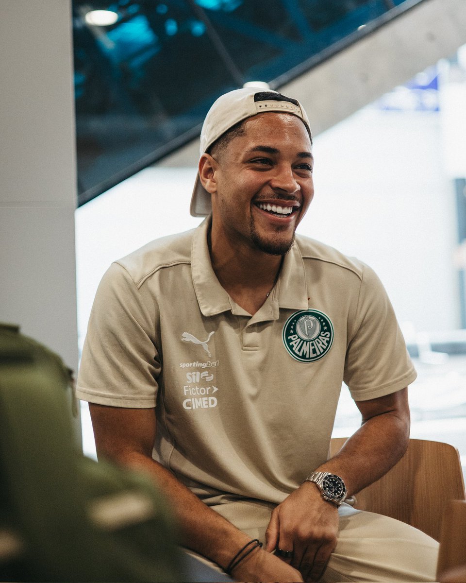 Palmeiras's tweet photo. Porto Alegre ✈️ Lima 🇵🇪 https://t.co/tIuzysjGzM