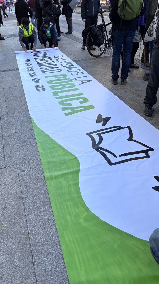 everche's tweet image. “Universidad pública y de calidad” #Huelga2627N #Salvemoslapublica @UCMporlaPublica