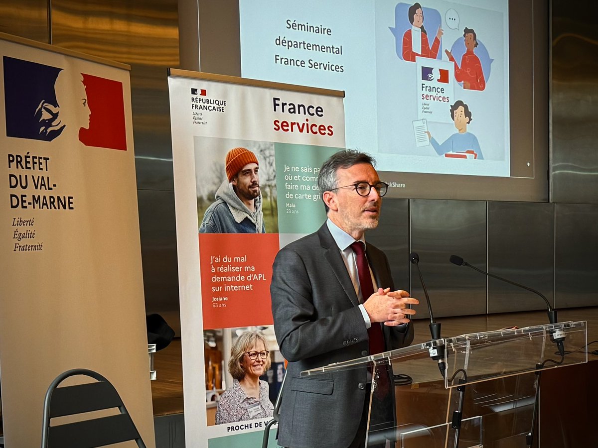 Prefet94's tweet photo. #FranceServices | Une matinée sous le signe de l’engagement et du collectif !

✨ Aujourd’hui, le séminaire France Services s’est tenu en présence du préfet Etienne Stoskopf et de l’ensemble de nos partenaires : un véritable temps fort pour le réseau, qui compte désormais 19 structures dans le Val-de-Marne.

Les objectifs pour cette rencontre :
👉Créer du lien et renforcer la communauté France Services en offrant aux conseillers, responsables et opérateurs un espace d’échanges dédié autour de leurs enjeux et préoccupations.
👉Partager les bonnes pratiques et tracer de nouveaux axes d’amélioration.
👉Mettre en lumière l’engagement remarquable et la qualité du travail sur le terrain.

Merci aux 80 participants pour cette ambiance conviviale et pour la richesse des ateliers ! 😌