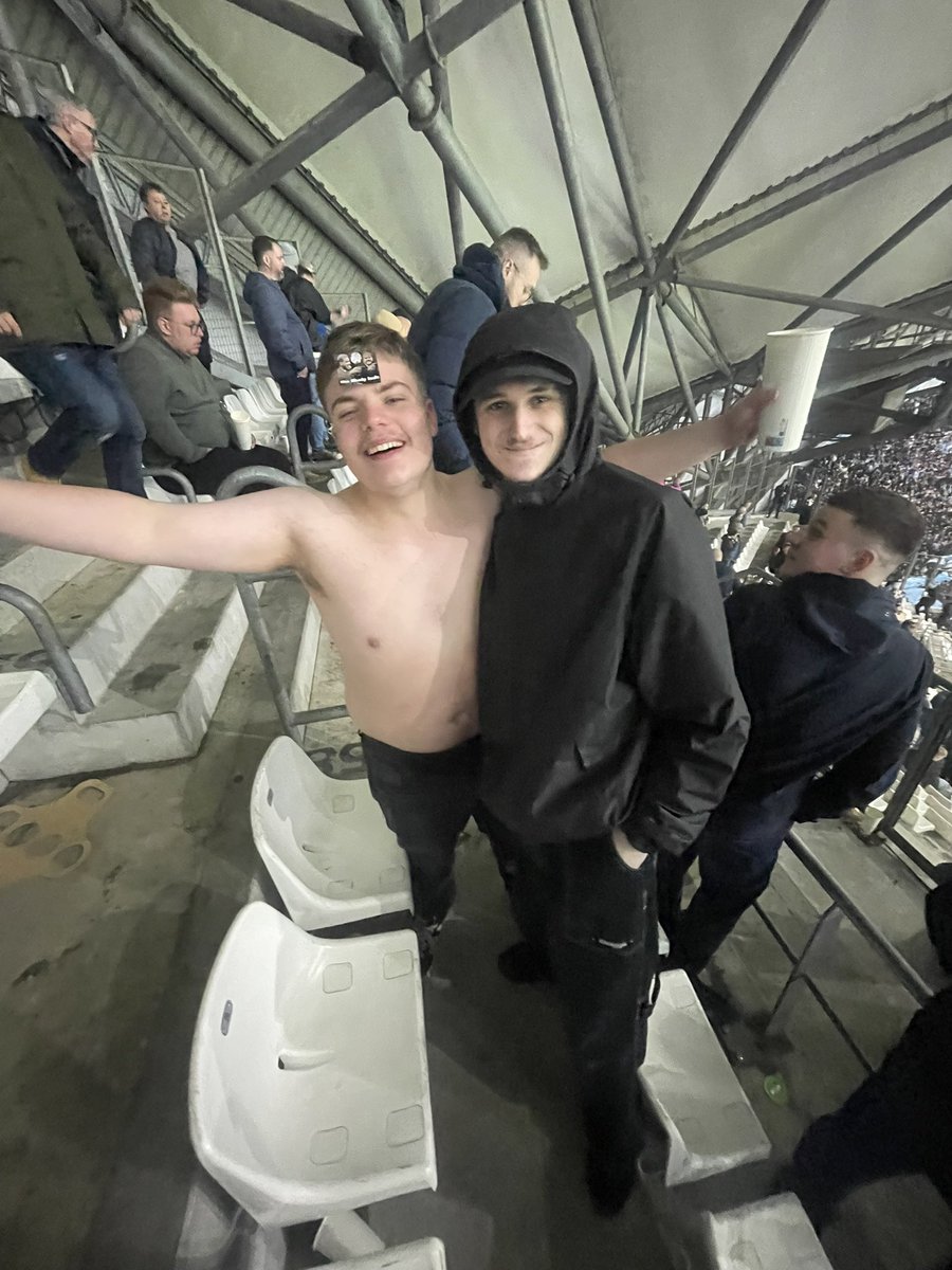 Tyler_cooper10's tweet photo. got a picture with a celebrity before the fame #nufc #toilet #marseille https://t.co/Xd28ThQfuL