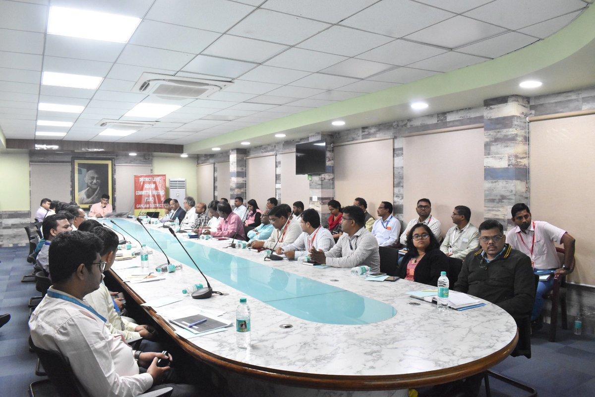 Ganjam_Admin's tweet image. ଗଞ୍ଜାମ ଜିଲ୍ଲାପାଳଙ୍କ ଅଧ୍ୟକ୍ଷତାରେ ଆଜି ଜିଲ୍ଲା ସ୍ତରୀୟ ସମୀକ୍ଷା ବୈଠକ ସଦଭାବନା ସମ୍ମିଳନୀ କକ୍ଷରେ ଆୟୋଜିତ ହୋଇଥିଲା। ଏଥିରେ ମାନ୍ୟବର ଆସ୍କା ବିଧାୟକ ଓ ବିଭିନ୍ନ ବିଭାଗର ଅଧିକାରୀମାନେ ଉପସ୍ଥିତ ଥିଲେ ।
@CMO_Odisha 
@IPR_Odisha