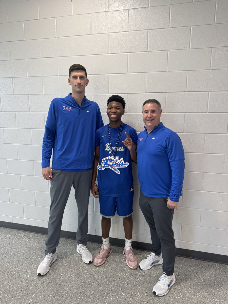 CEIIIQB's tweet image. Game 1 win over Boiling Springs this morning in our Thanksgiving tournament. Championship game at 1:15. Rebel of the game Ellis Nesbitt🔥🔥 @bhsrunninrebels