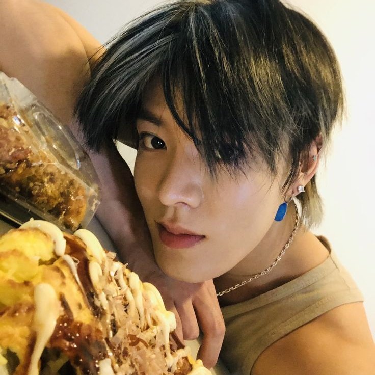 Post by yuta as cats 𑄝 on X: ♨(ツ)